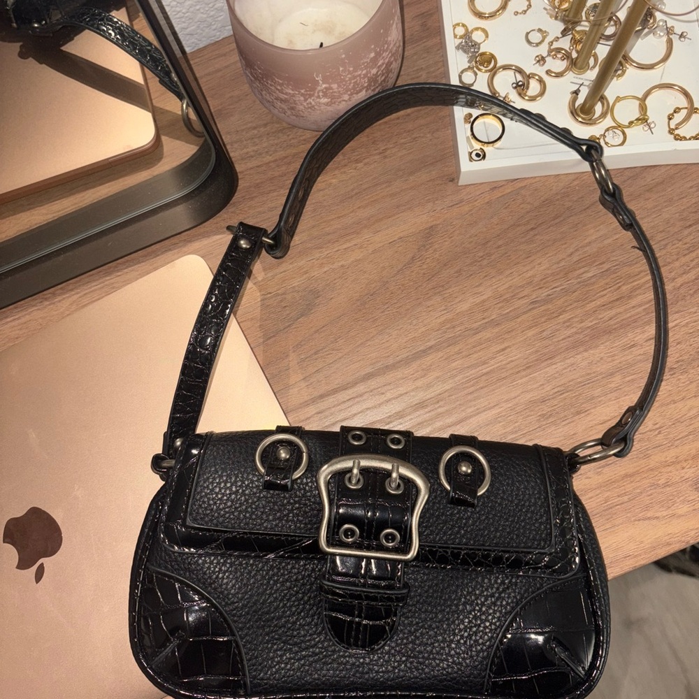 Elegant Black Leather Women's Bag